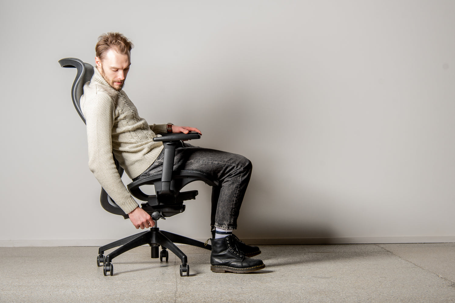 COBALT FULL MESH židle v kancelářském prostředí – ergonomie v praxi